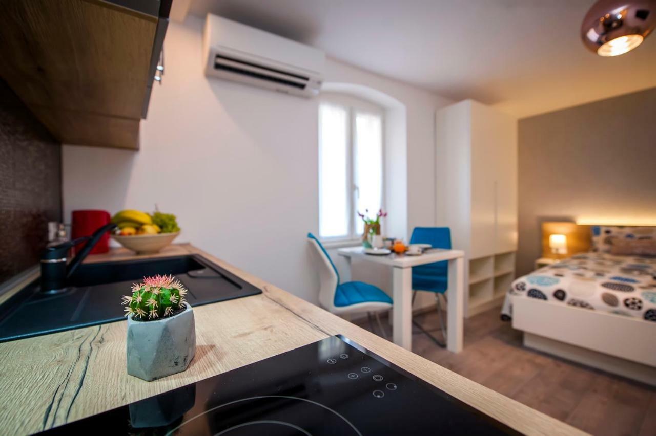Studio Apartment Kris Rovinj Exterior foto